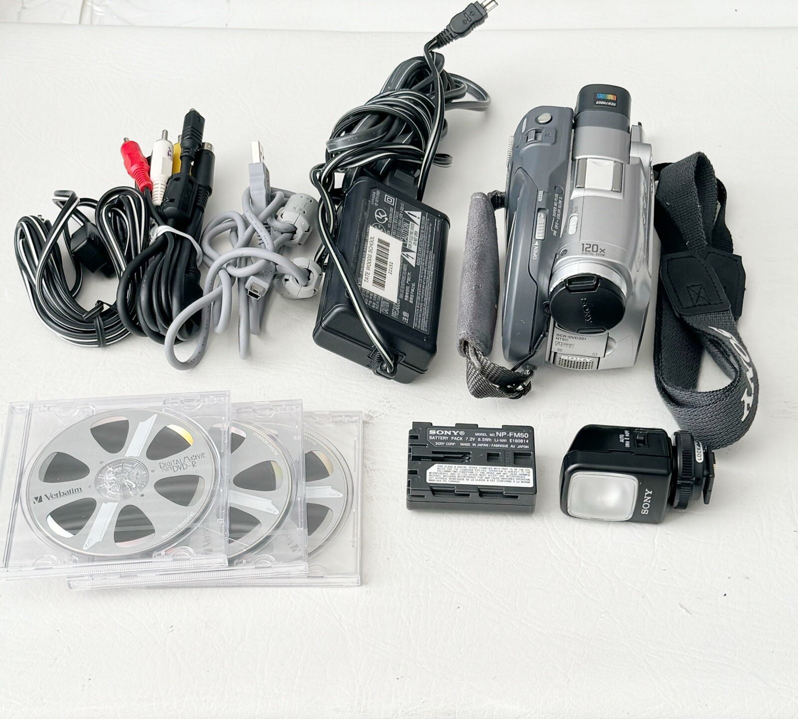 Sony Handycam DCR-DVD301 Camcorder