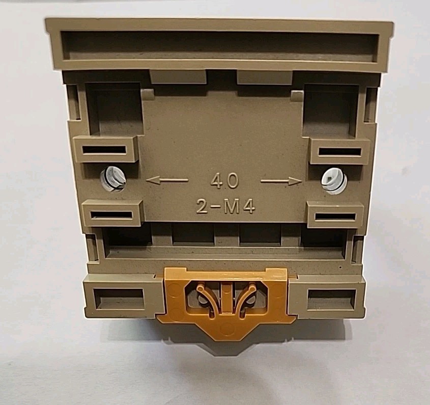 Omron P7LF-06 DIN Mount Relay Socket / Base, 6 Position, 277VAC, 30A