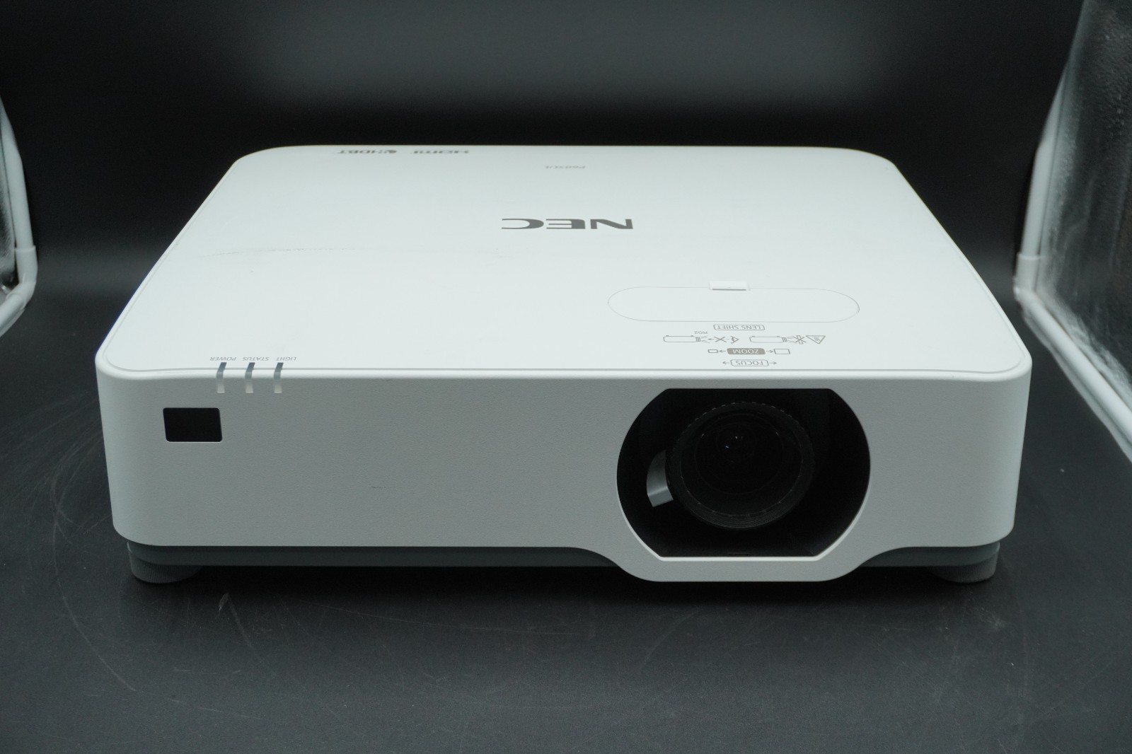 NEC P605UL 6,000 Lumen 3LCD HDMI Projector, 4,518 Lamp Hours *Tested*