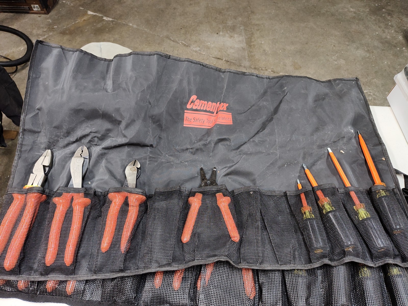 Cementex Basic Electrician's Tool Kit Set of 8 with Roll Case TR-9ELK