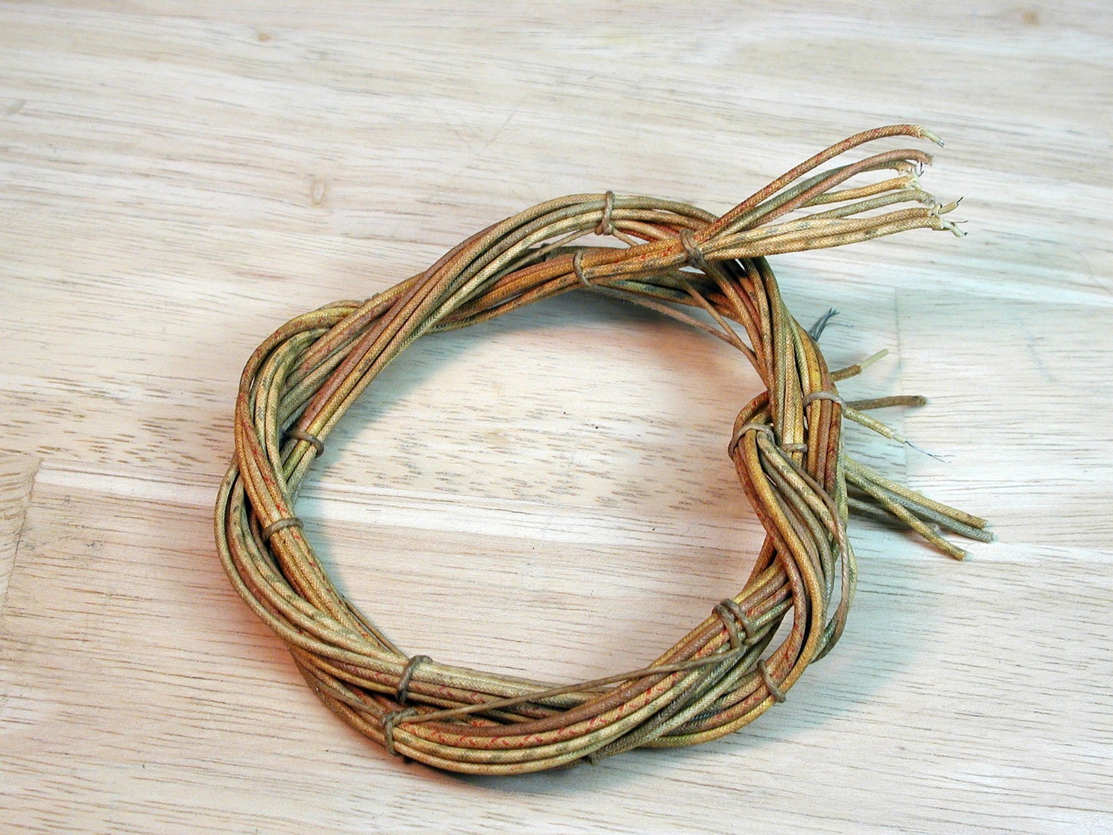 24 feet of 1950's - CLOTH COVERED WIRE -for tube/guitar amplifiers, 8 pcs. of 3'