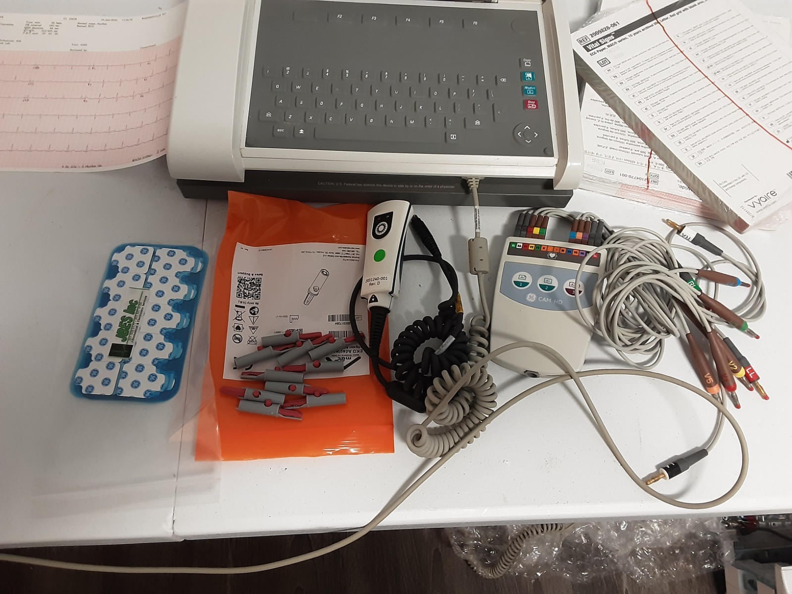 GE MAC 5500 HD EKG , with all accessories 60 day free waranty and retun incl