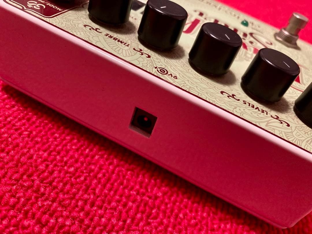 electro-harmonix Ravish Sitar Effects Pedal
