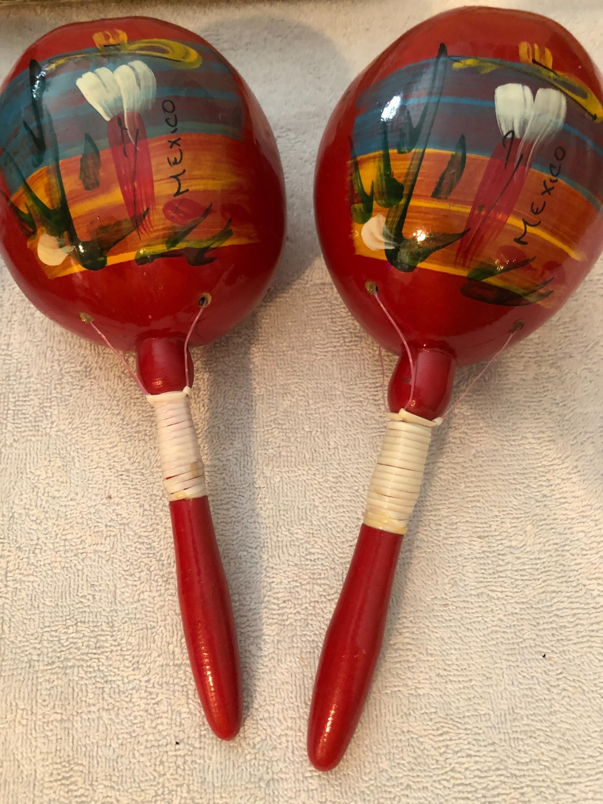 Red 10" Hand Made-Hand Painted Mexico Maracas Set Beach Souvenir MINT!