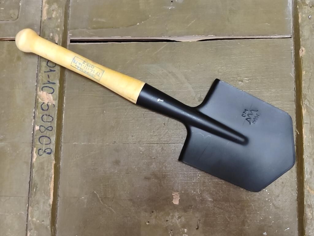 Vintage USSR Soviet Russian Red Army  Infantry Sapper Shovel 1985, NEW