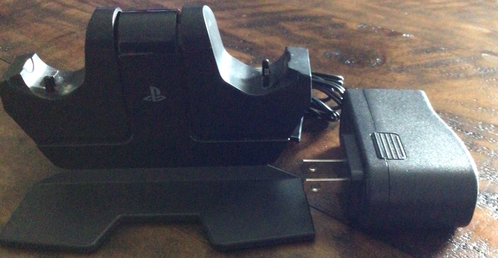 PS4 DualShock 4 Controller Official Charging Station Dock  CPFA141325-02