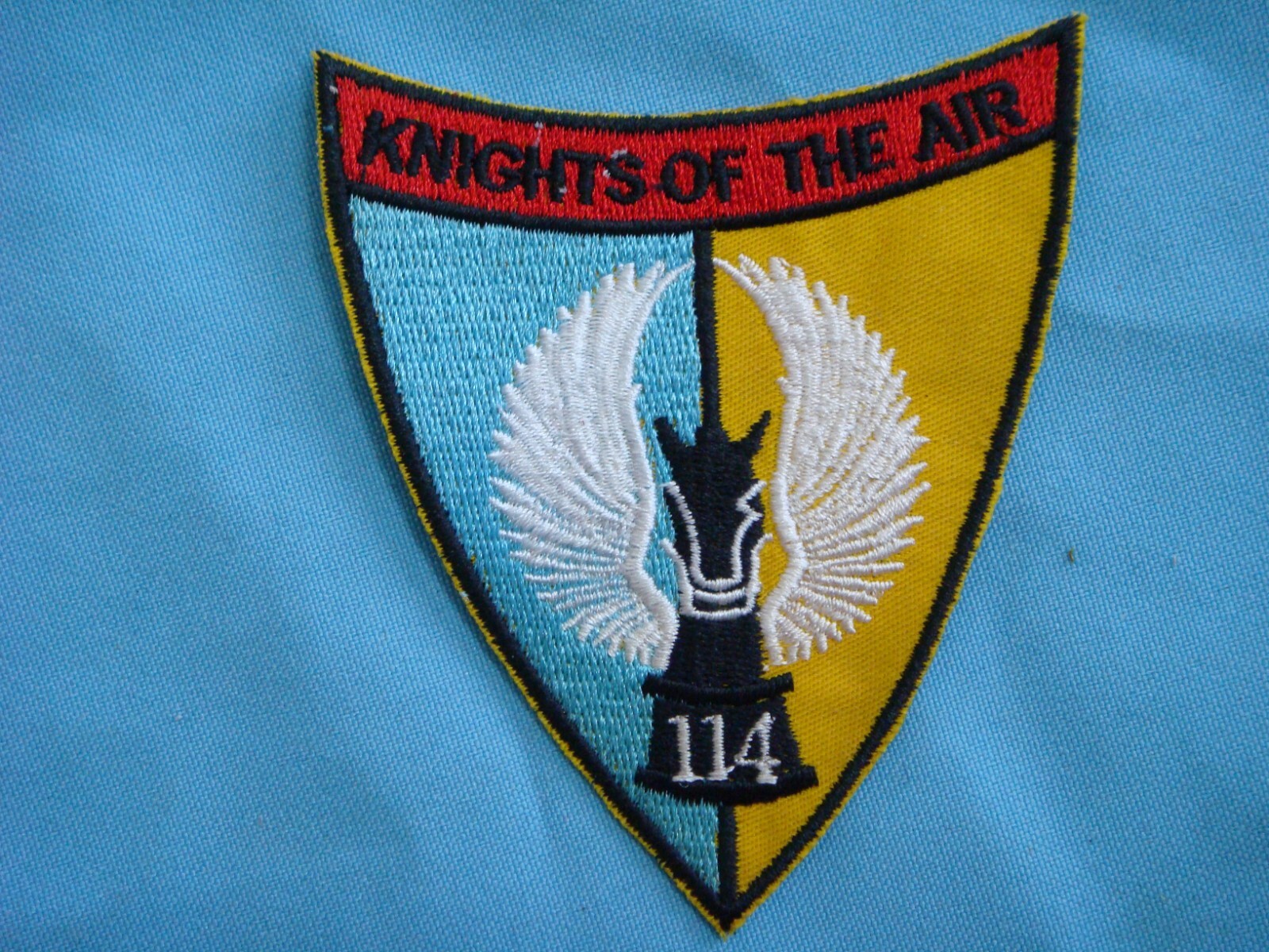 VIETNAM WAR PATCH, US 114th ASSAULT HELICOPTER COMPANY " KNIGHTS OF THE AIR "