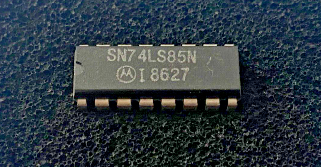 Motorola SN74LS85N 4-bit magnitude comparators Integrated Circuit