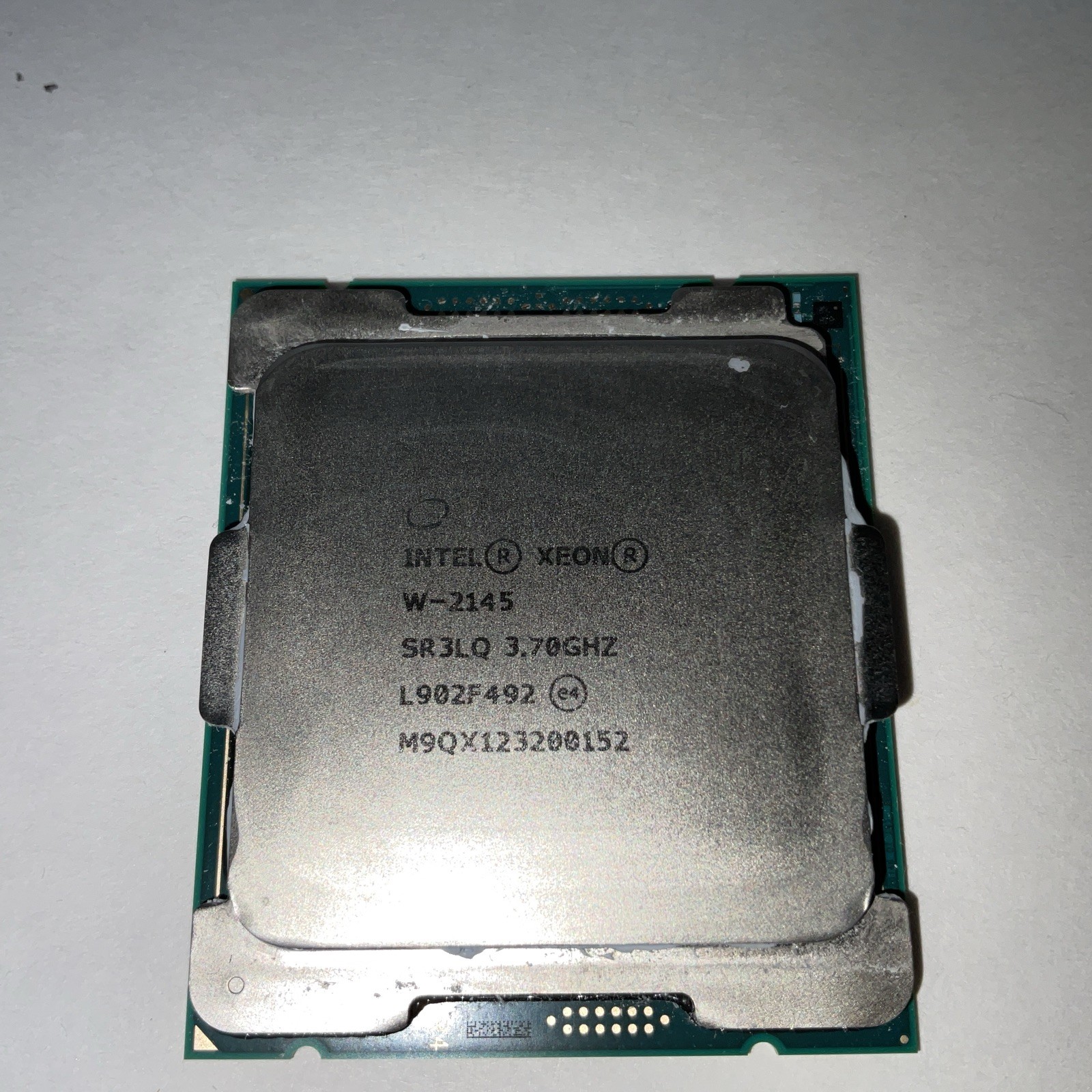 intel xeon w-2145 processor SR3LQ 3.7 GHZ L902F520 Tested Working