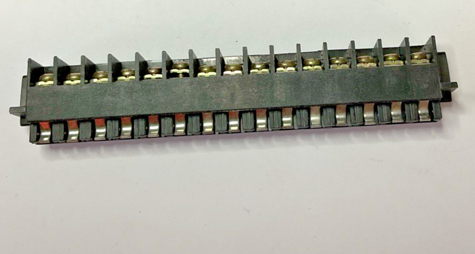 DIRECT LOGIC 150 PLC TERMINAL 15 SCREW ****LOTOF2***