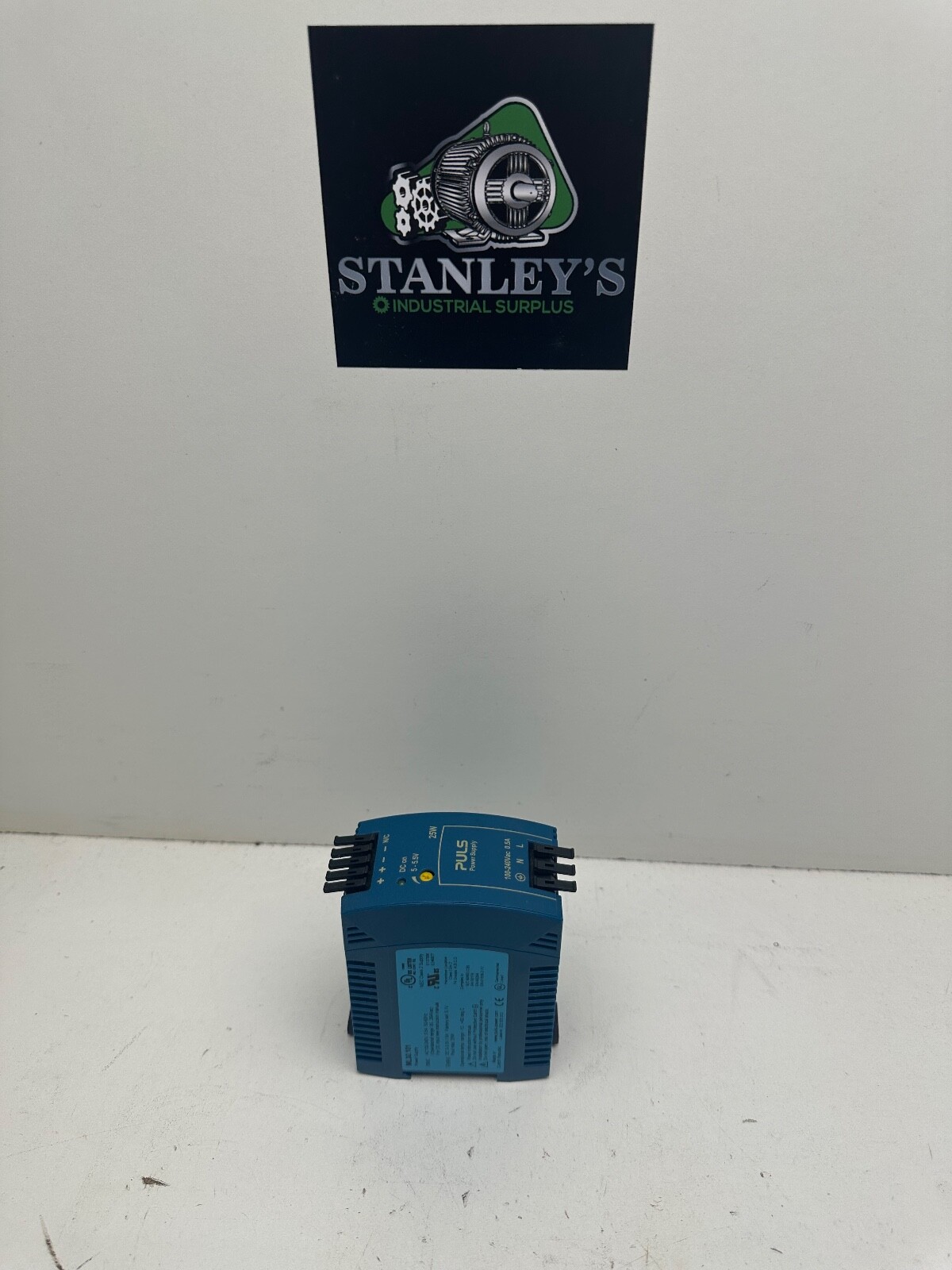 Puls ML30.101 Power Supply Input 100-240v Output 5-5.5v New