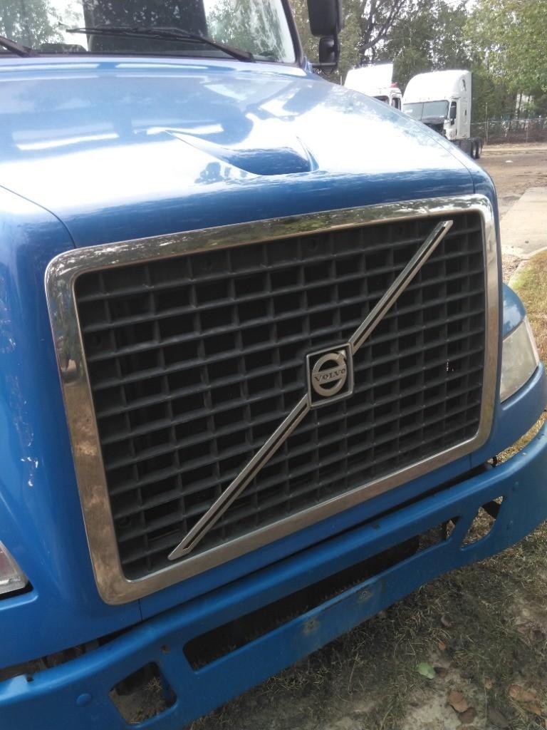 For 2012 VOLVO VNM 2004-2020 GRILLE N/A ,  MS