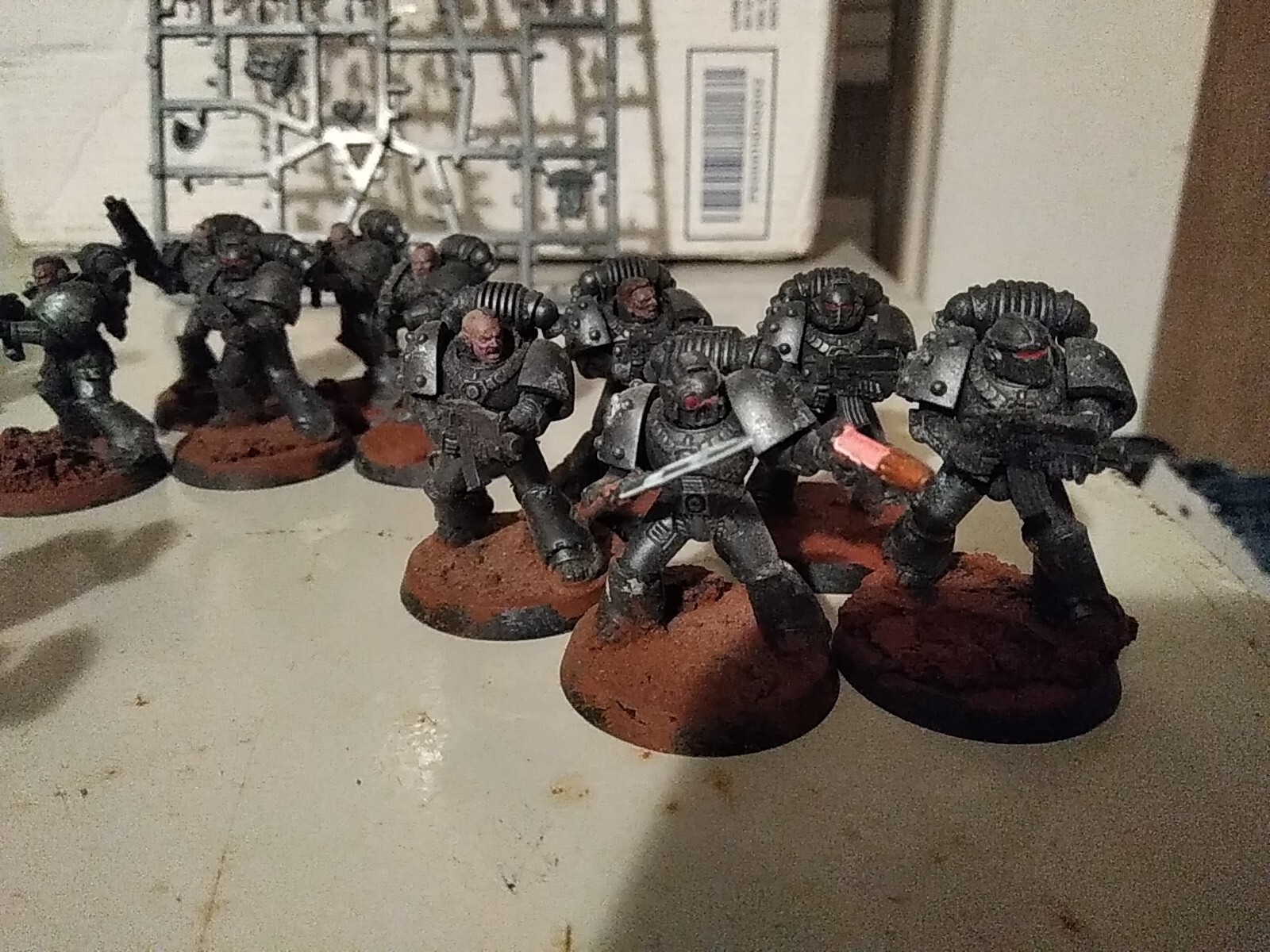 30 Mk 6 Space Marines With A Basic Steel/metallic Paint Scheme/bits Sprue