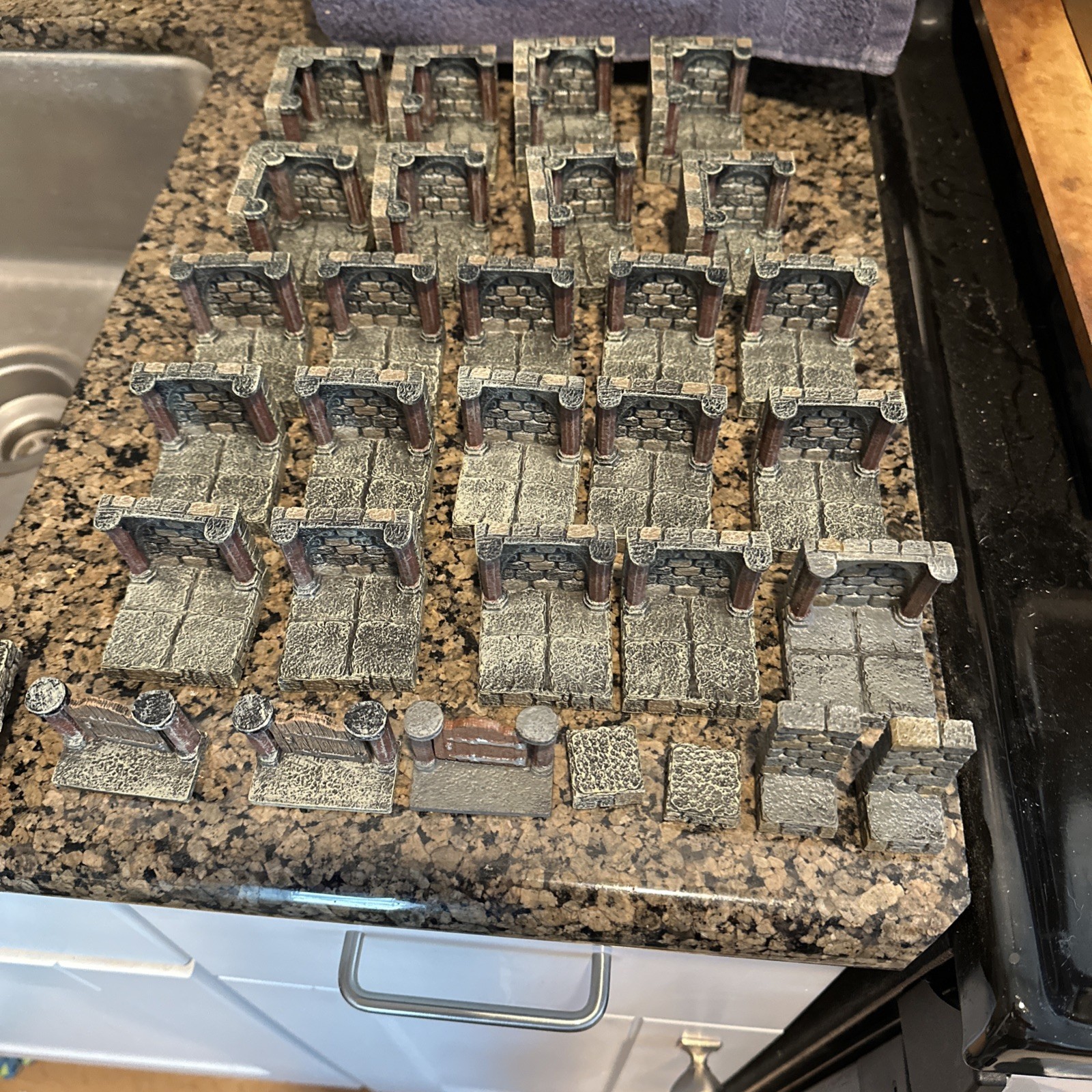 Dwarven Forge Vaulted Dungeon, Core Set Factory Painted ￼