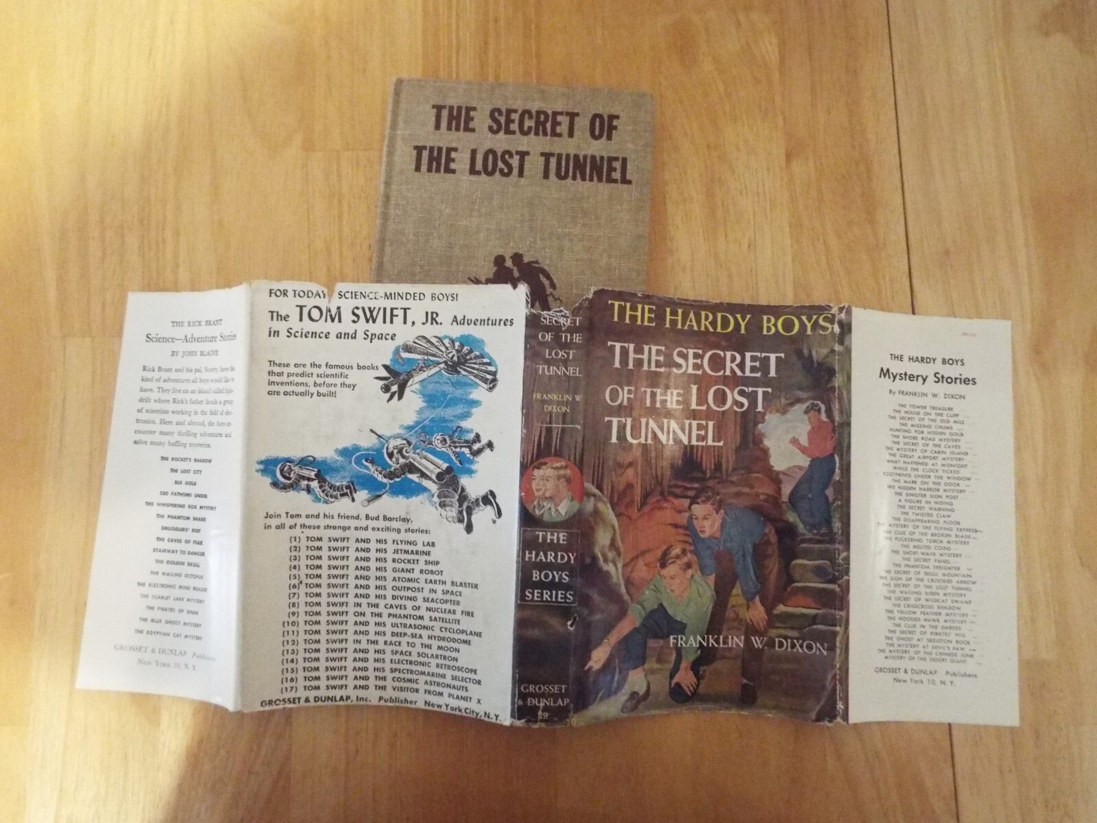 VINTAGE HARDY BOY BOOK #29 SECRET OF THE LOST TUNNEL--Copyright 1950--FREE SHIP