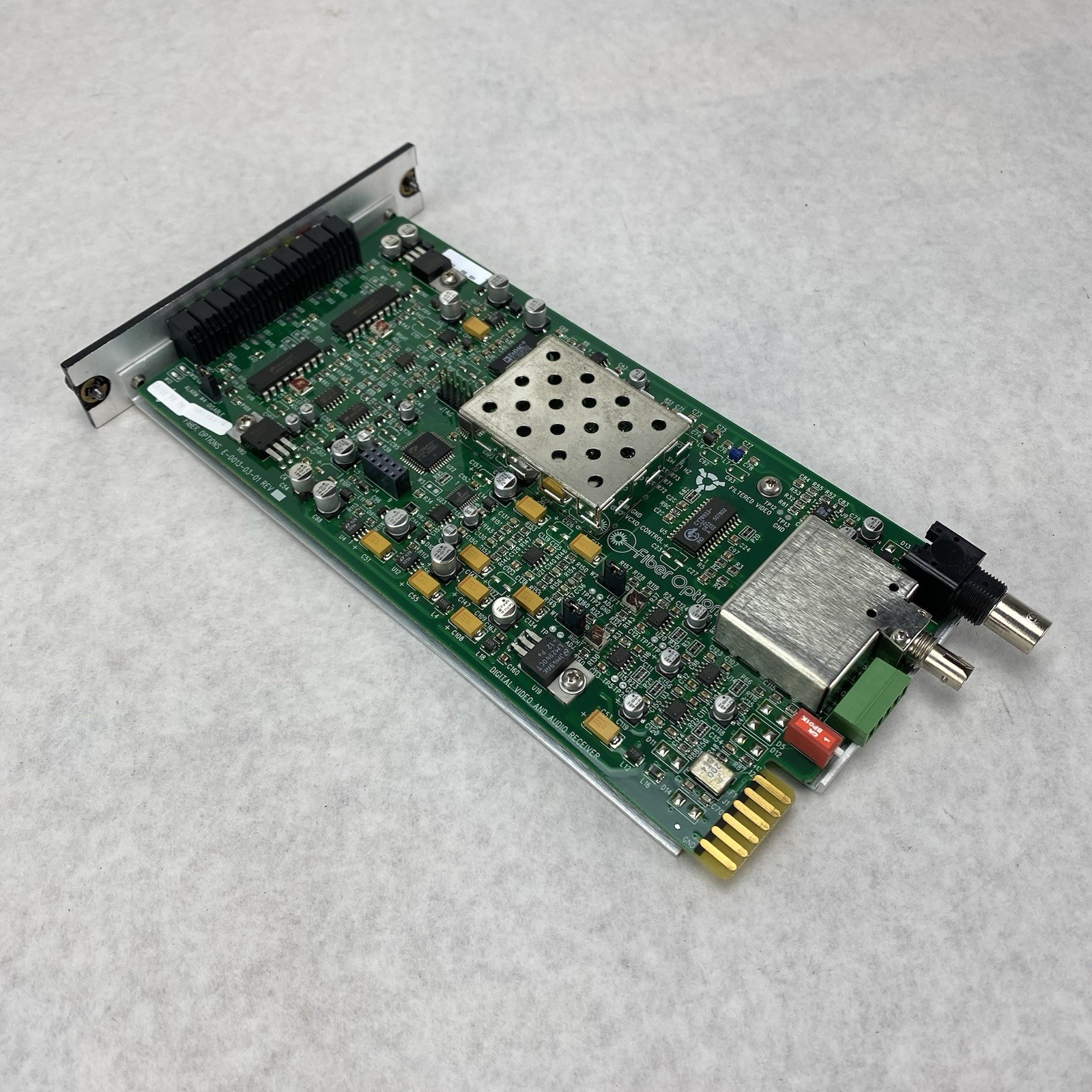 GE Security Fiber Options B7742AVR-RST 7742-R Digital Video/Audio Transmitter