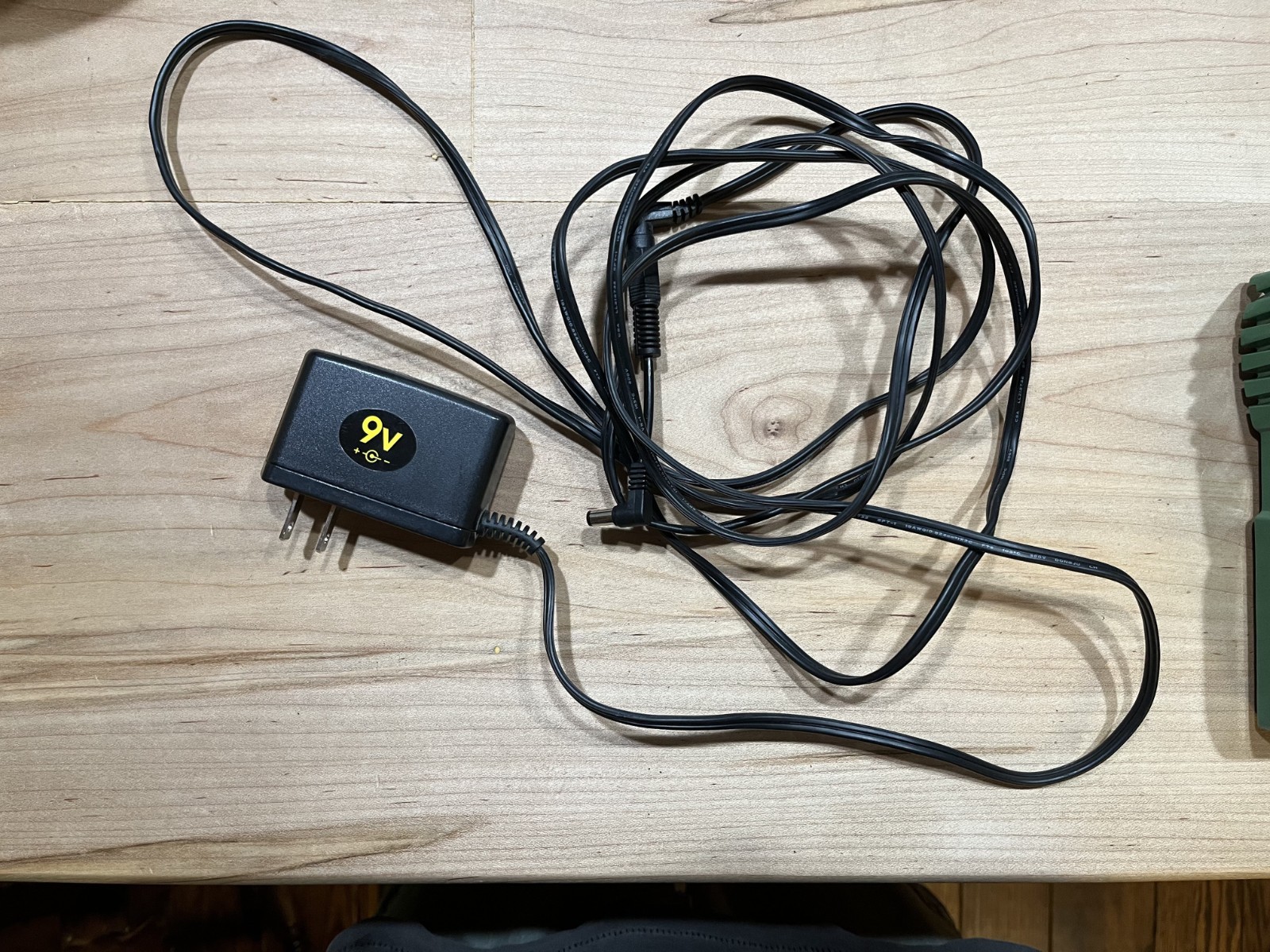 Line 6 DL4 Delay Model Looper Guitar Effects Pedal with power Supply