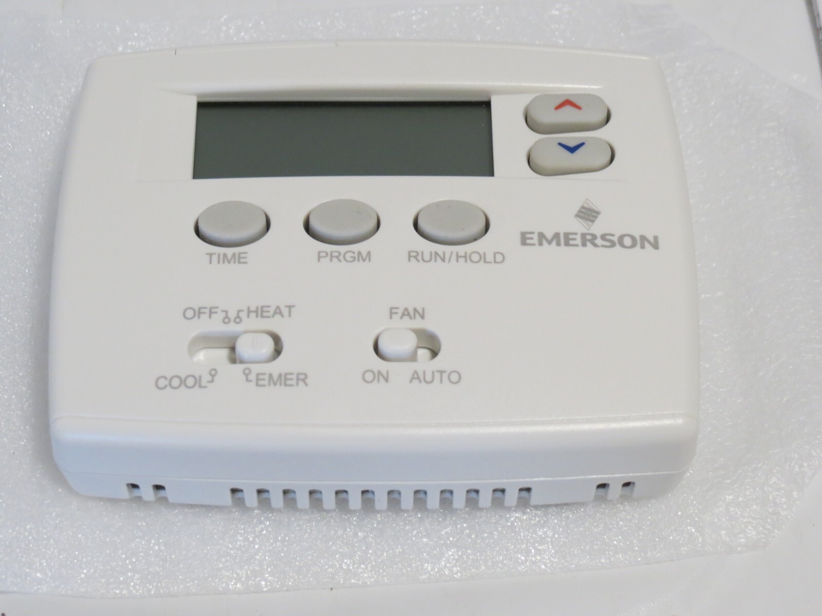 Emerson 1F82-0261 2" Programmable Heat Pump Thermostat, Blue