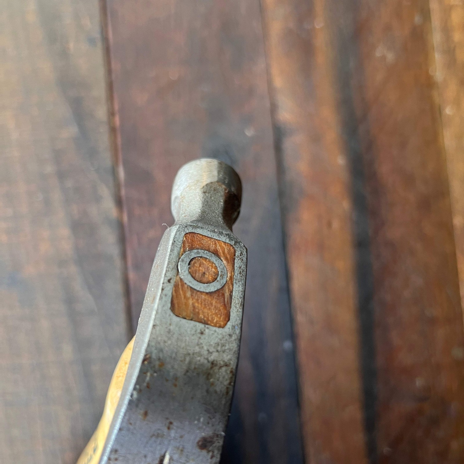 Truper Claw Hammer Wood Handle 0.72 Lb