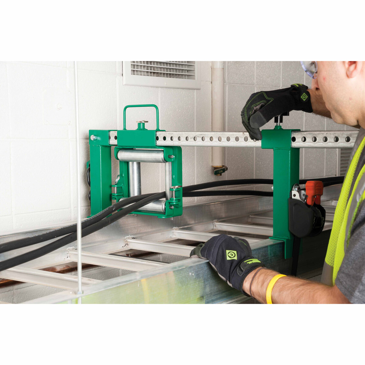 Greenlee CTR200 Roller, Cable-Heavy Duty (PKGD) (CTR200)