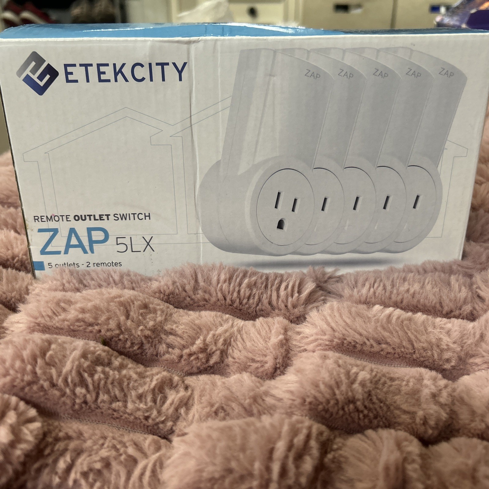 Etekcity ZAP 5LX Remote Outlet Switch 5 Outlets & 2 Remotes Batteries Included