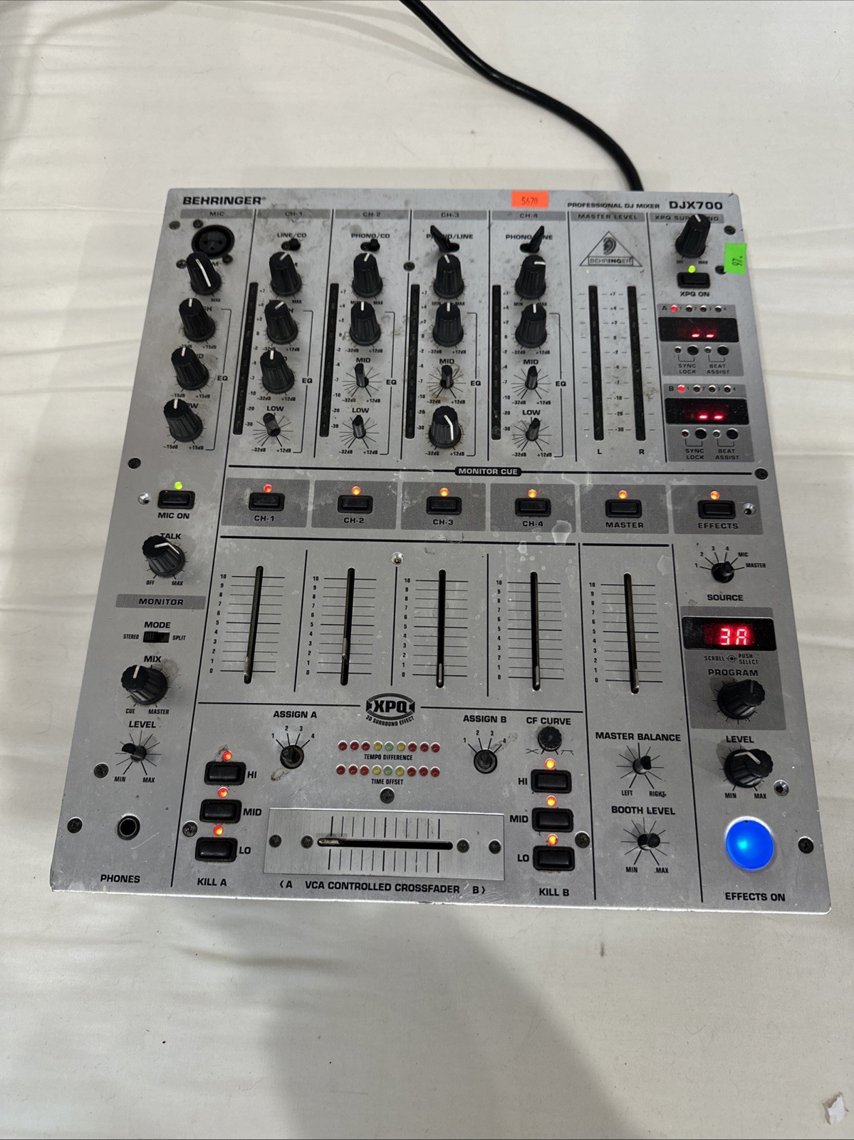 Behringer DJX700 Professional DJ Mixer 5-Channel  Powers up Untested