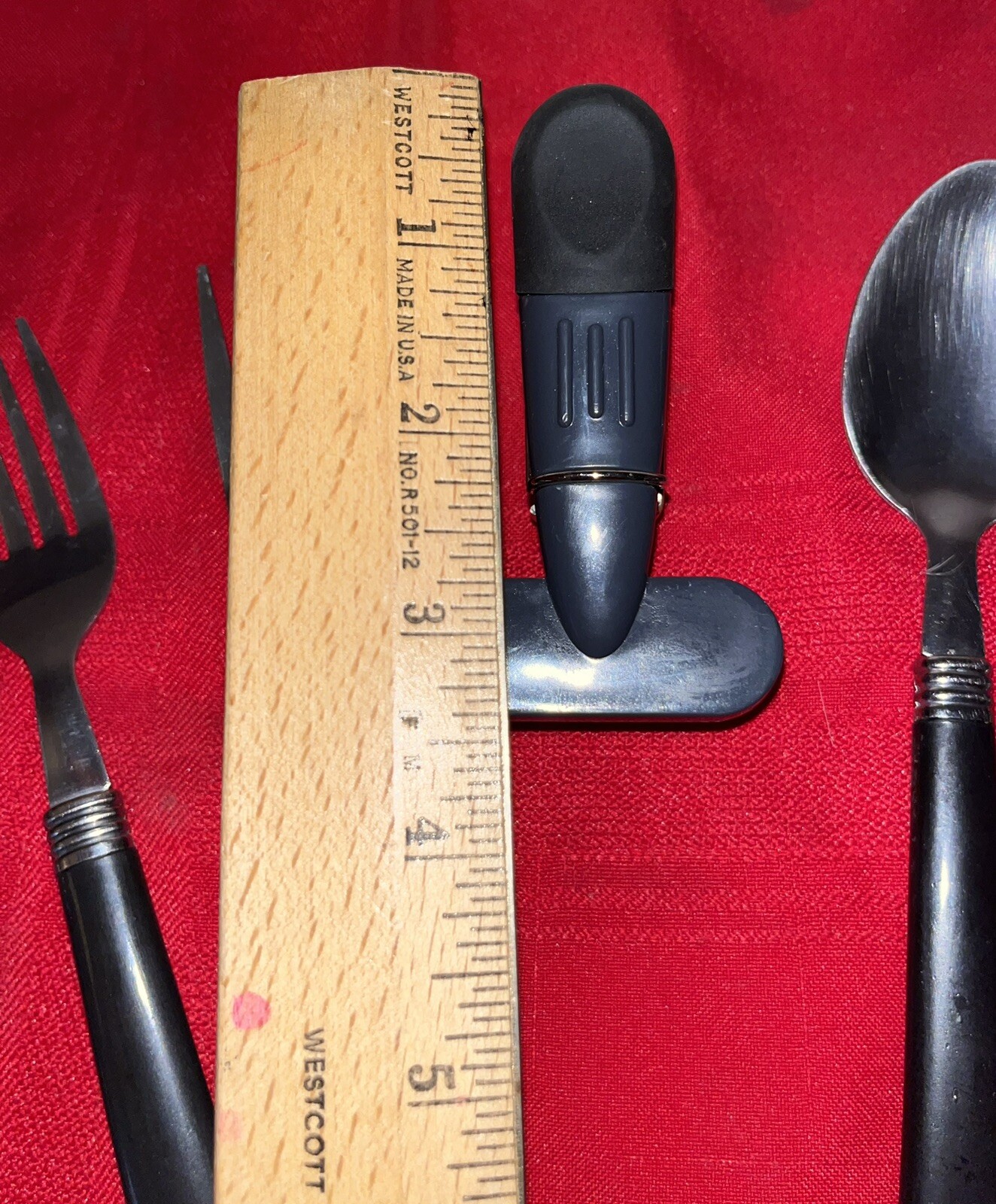 8 PC BLACK PLASTIC HANDLED STAINLESS FLATWARE SET 4 FORKS 4 SPOONS & CHIP CLIP