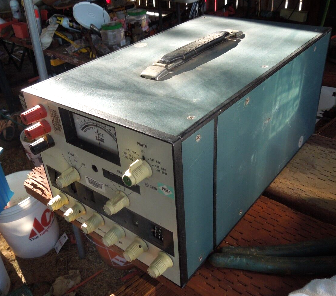 FLUKE 887A AC/DC DIFFERENTAL VOLTMETER