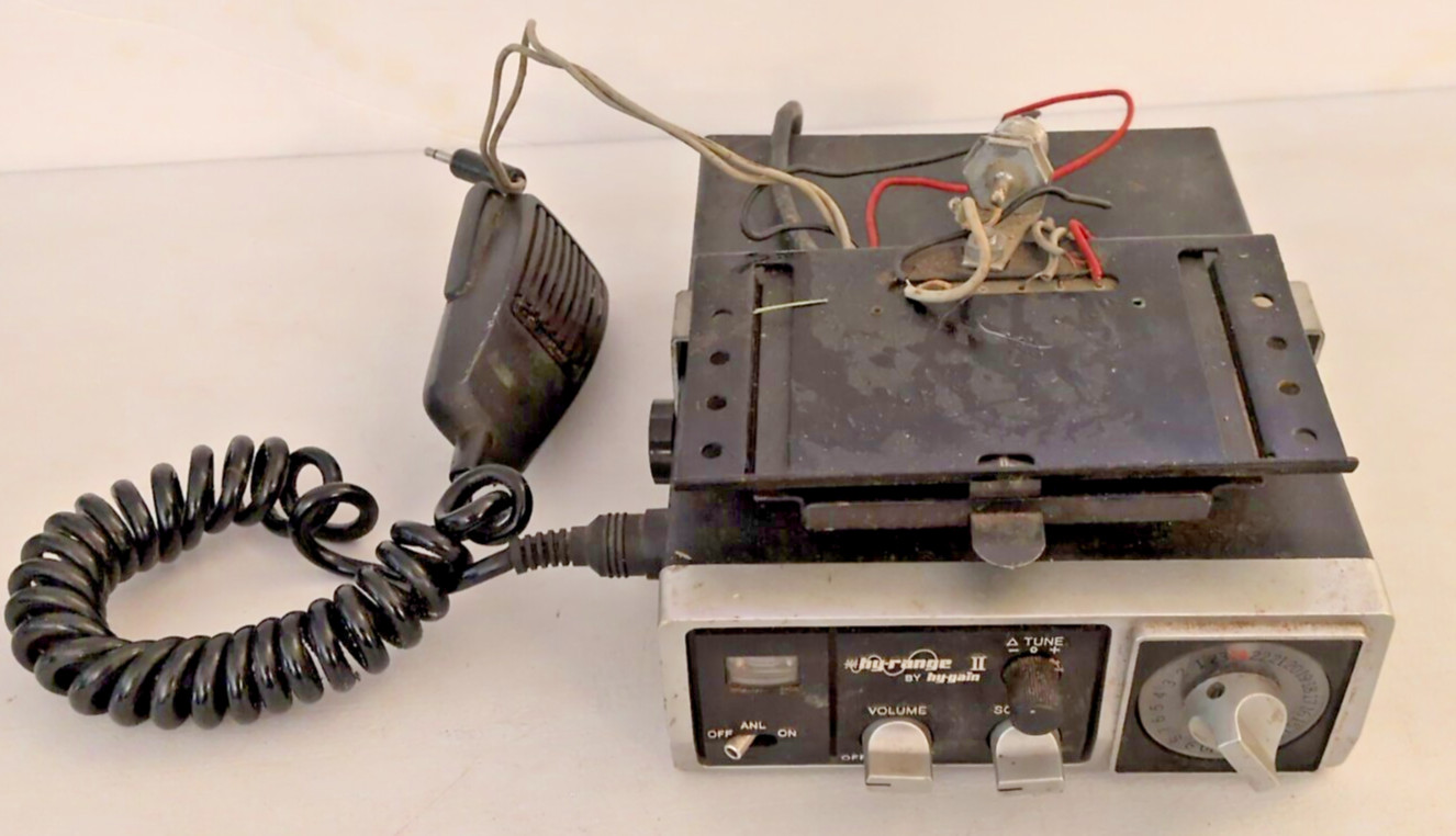 Vintage hy-range 1 by hy-gain 23 Channel Mobile CB Radio Model 670B 2 Way Radio