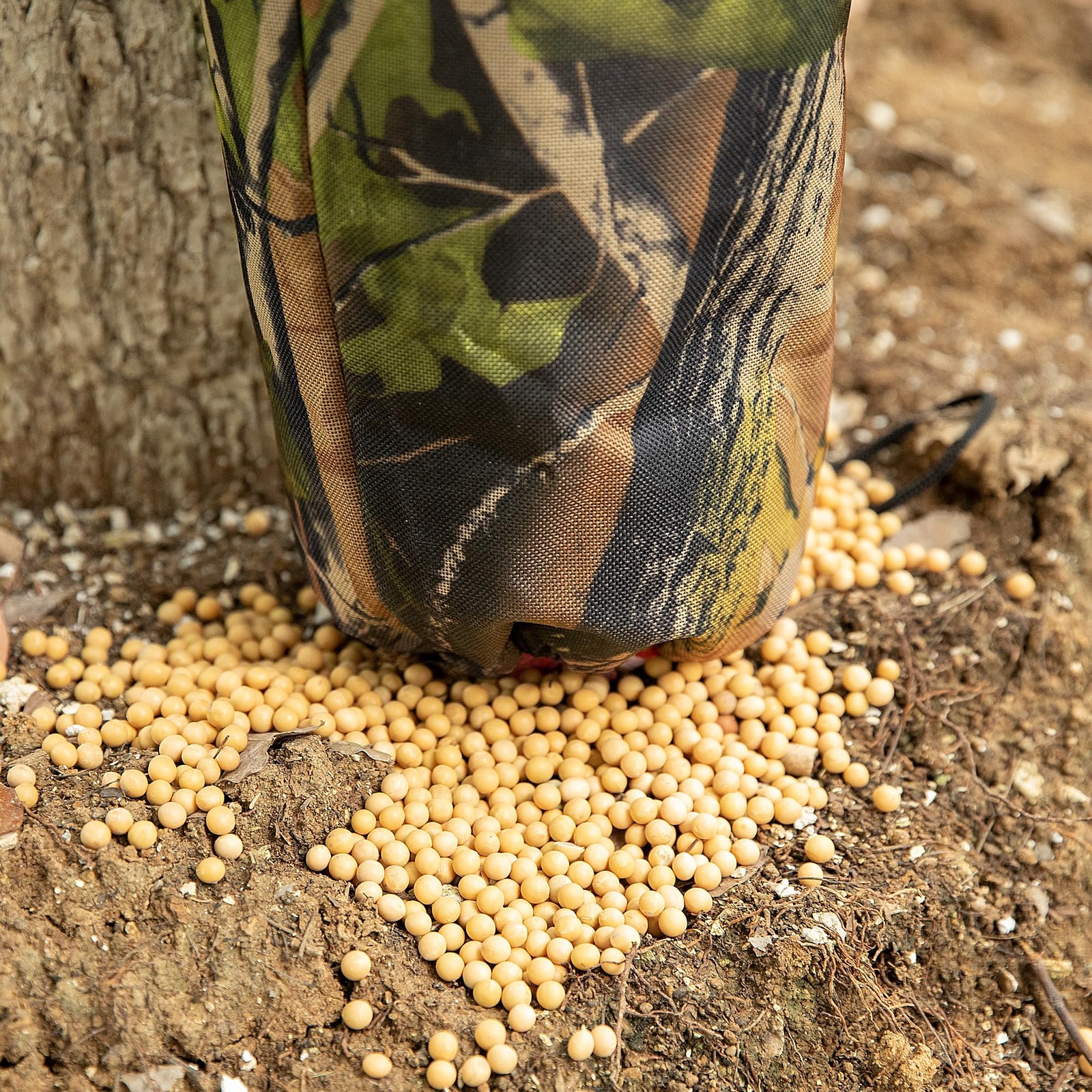 Adjustable Camo Feeders-100 Lb Tree Hugger Gravity Deer Feeder with Adjustable