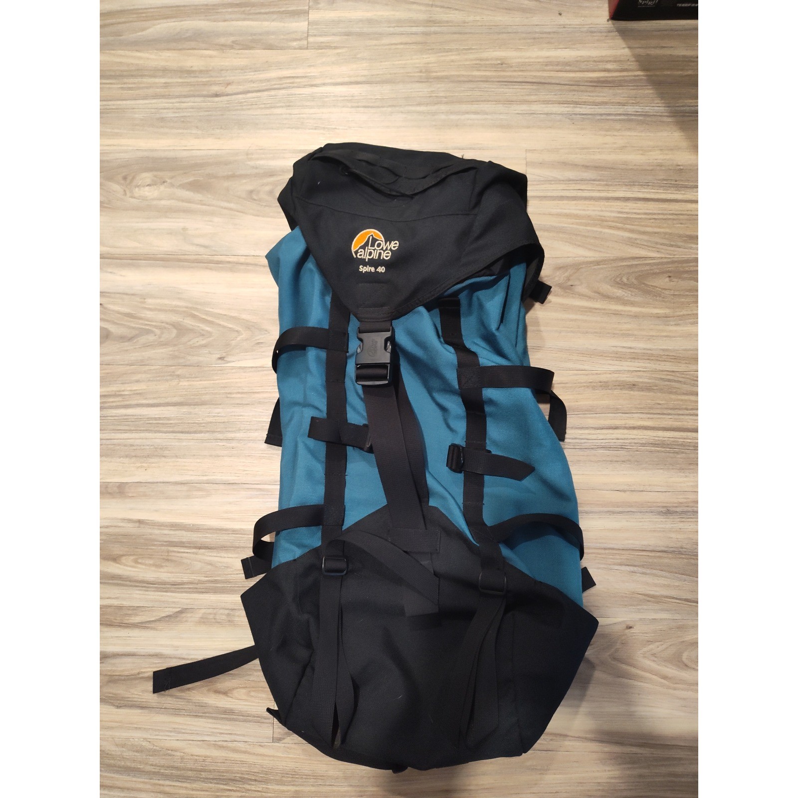 Lowe Alpine Spire 40 Backpack Teal Black Hiking Climbing Internal Frame Pack
