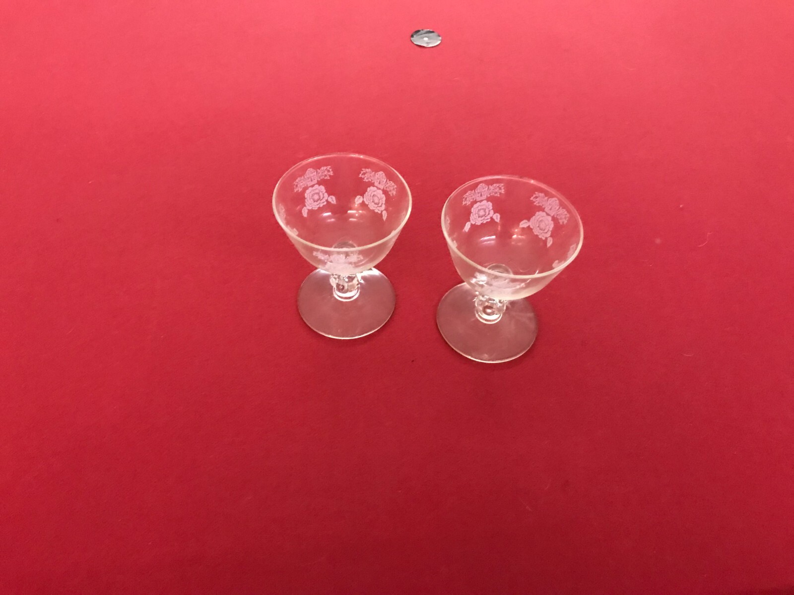 2 FLOWERED CHAMPAGNE GLASSES