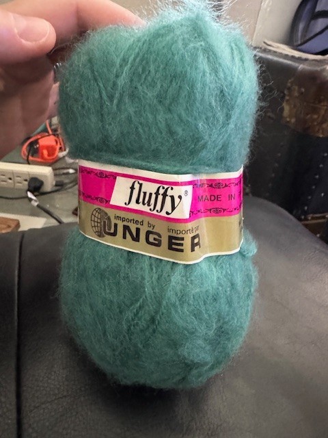 Unger Fluffy 1.75oz. Skein of Yarn Dark Green 539 -  156yds. New!!!