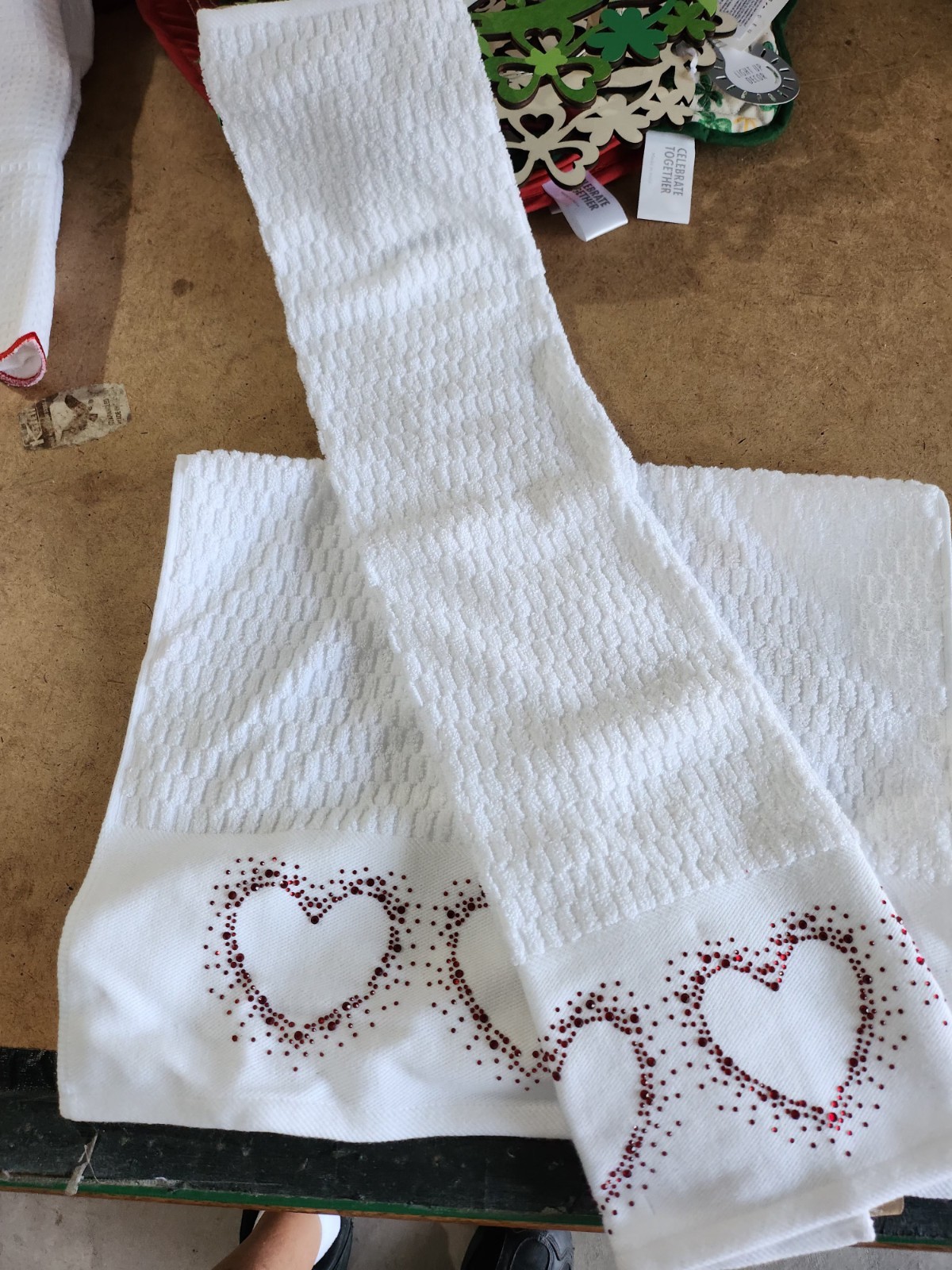DC Hand Towels Red Hearts on White Terry  Set of 2 NEW (SM 78)