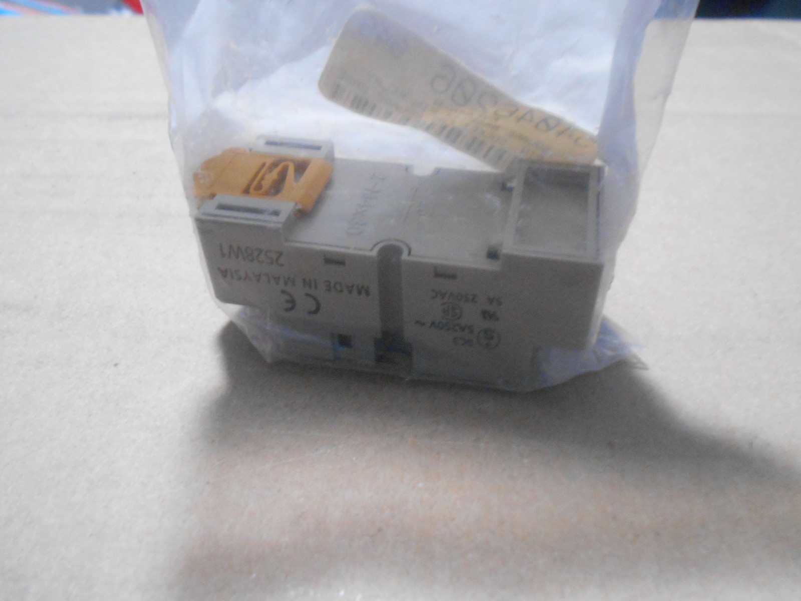14 PIN RELAY SOCKET BASE 54046206 NEW