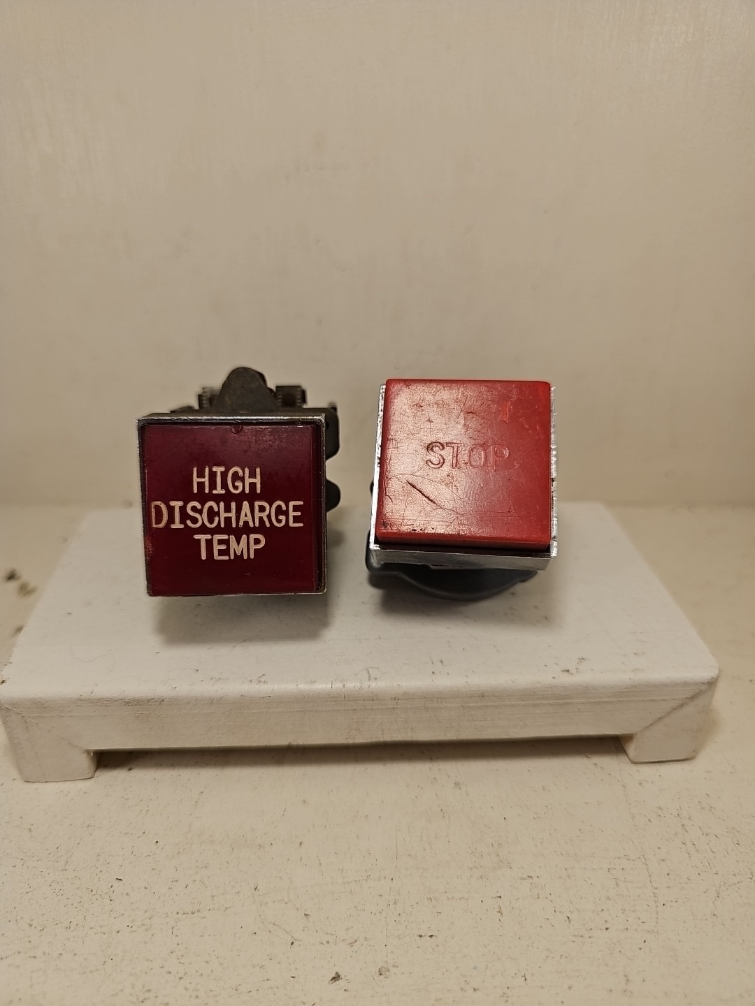 Used Lot Of 2 Cutler Hammer E30BA Square Single Indicating Light 120V