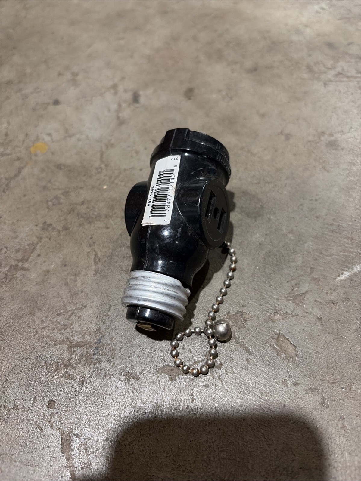 (1)-Leviton Black 125V Pull Chain Electrical Light Socket Adapter 007-1406