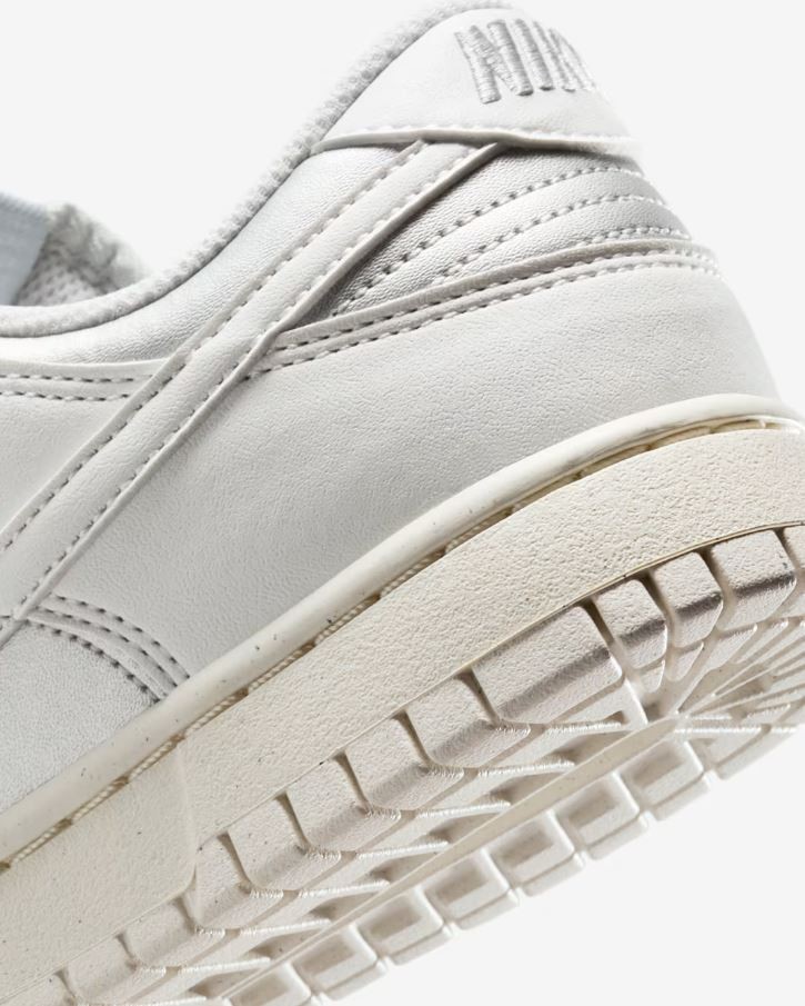 W Nike Dunk Low Next Nature Metallic Platinum Pale Ivory Summit White IB7311-001