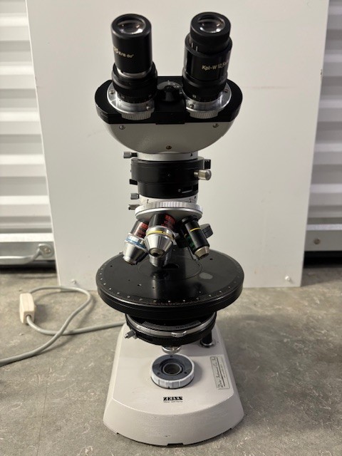 Zeiss Standard 18 Polarizing Microscope w/ Lens & Rotating Stage