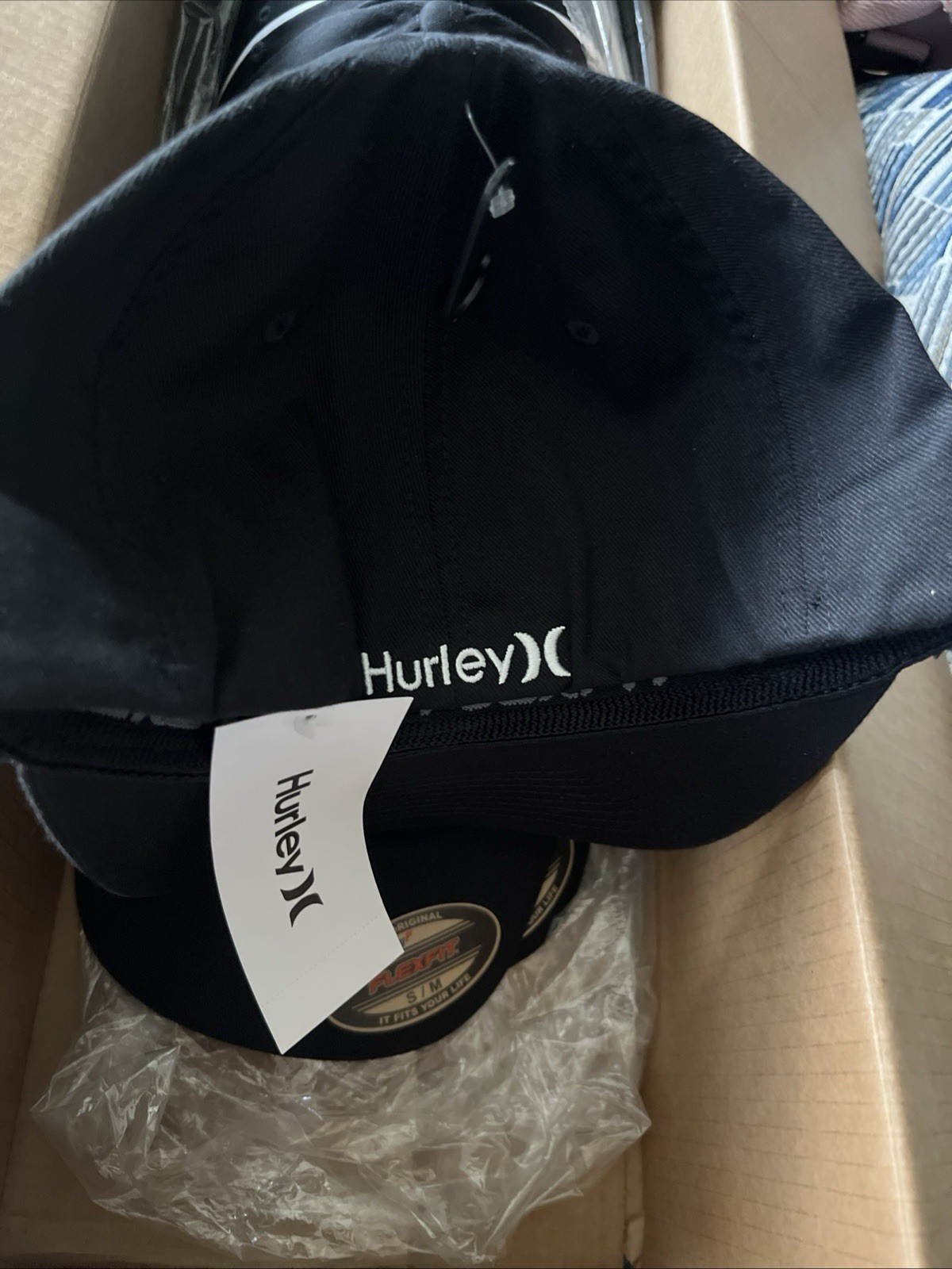 Hurley Flexfit Black Hat S/M Stretch Fitted Cap Logo Surf Skate