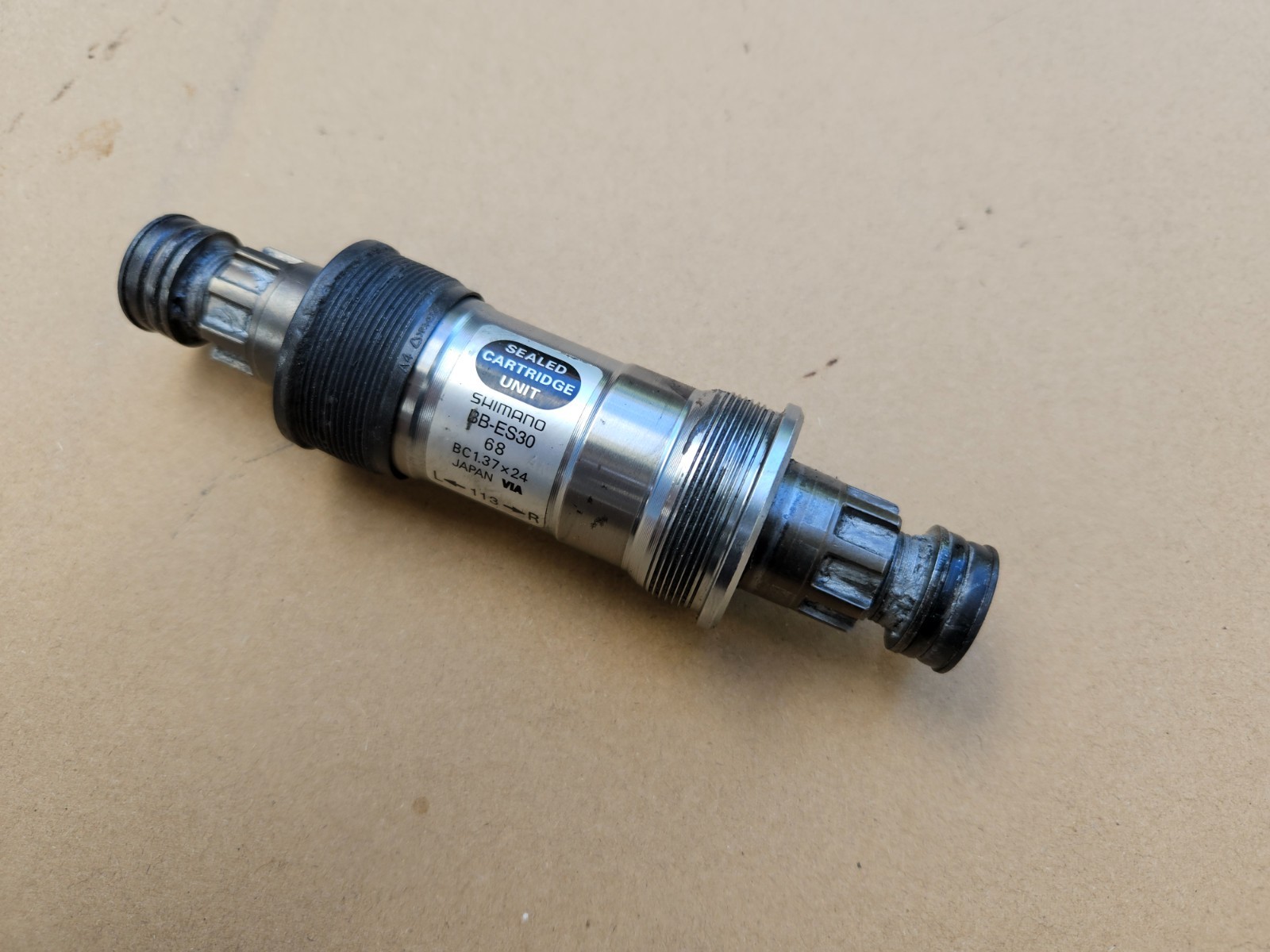 Shimano BB-ES30 Cartridge Bottom Bracket 68mm Shell x 113mm Octalink + Bolts