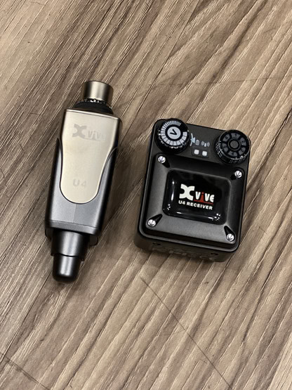 XVIVE U4 2.4GHz Wireless In-Ear Monitoring System
