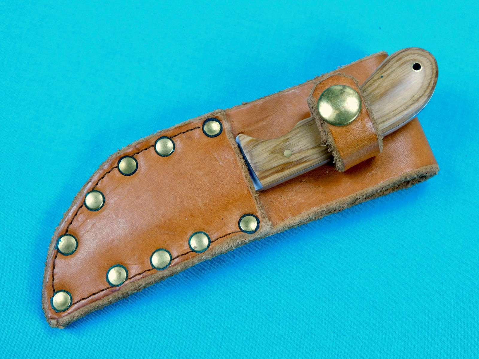 Mustang Small Hunting Knife w/ Sheath