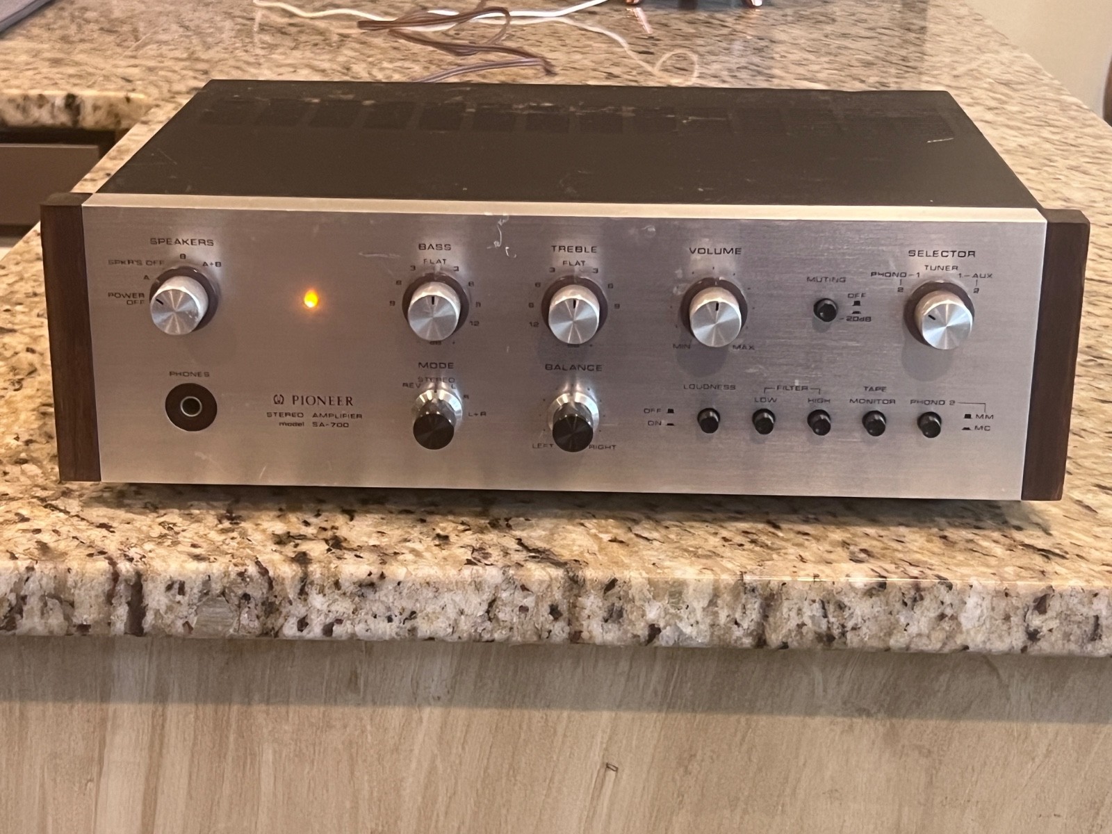 Pioneer SA-700 , vintage stereo amplifier (Serviced)