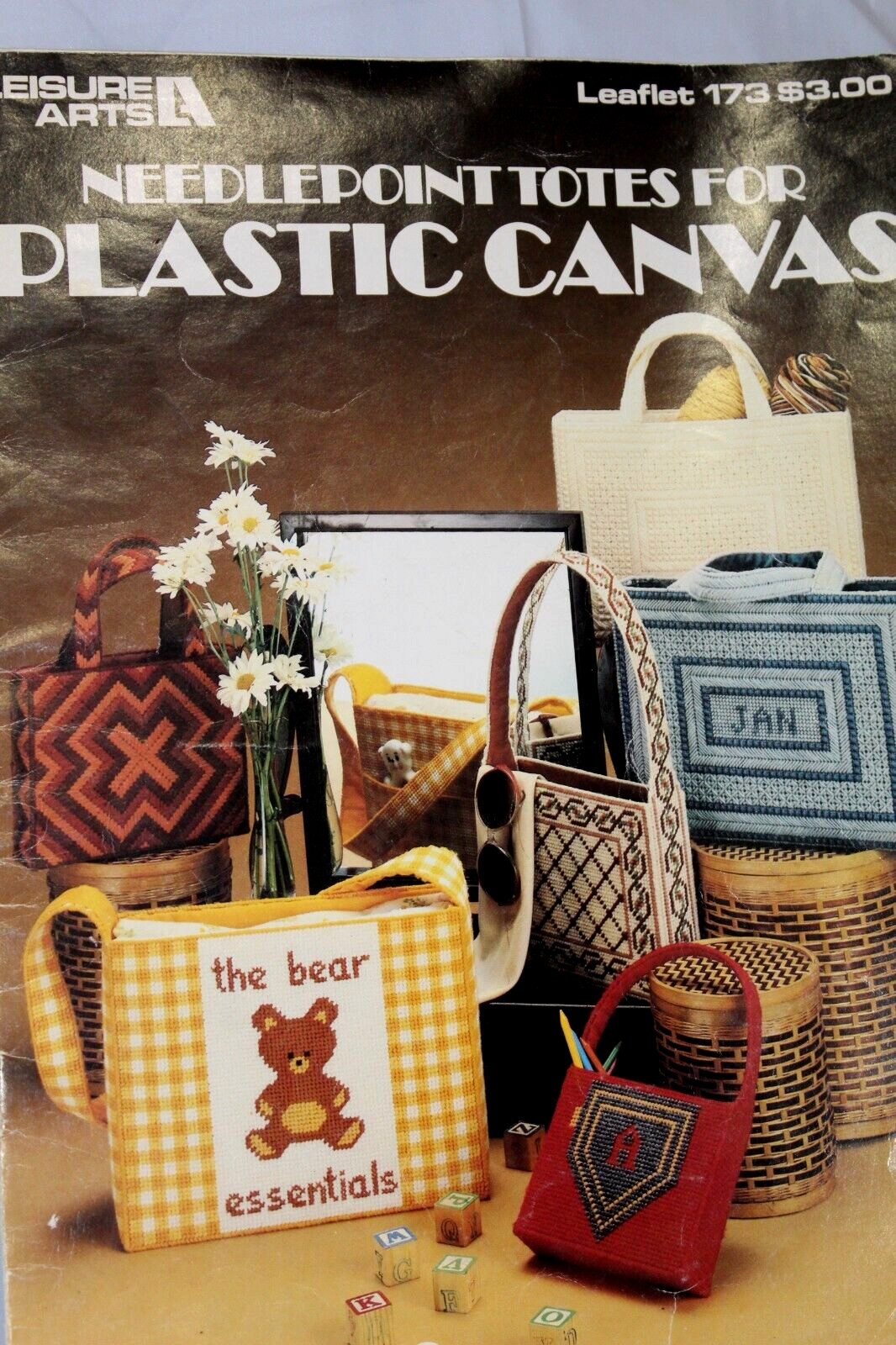 Needlepoint Totes For Plastic Canvas 10 Projects Leisure Arts Leaflet #173