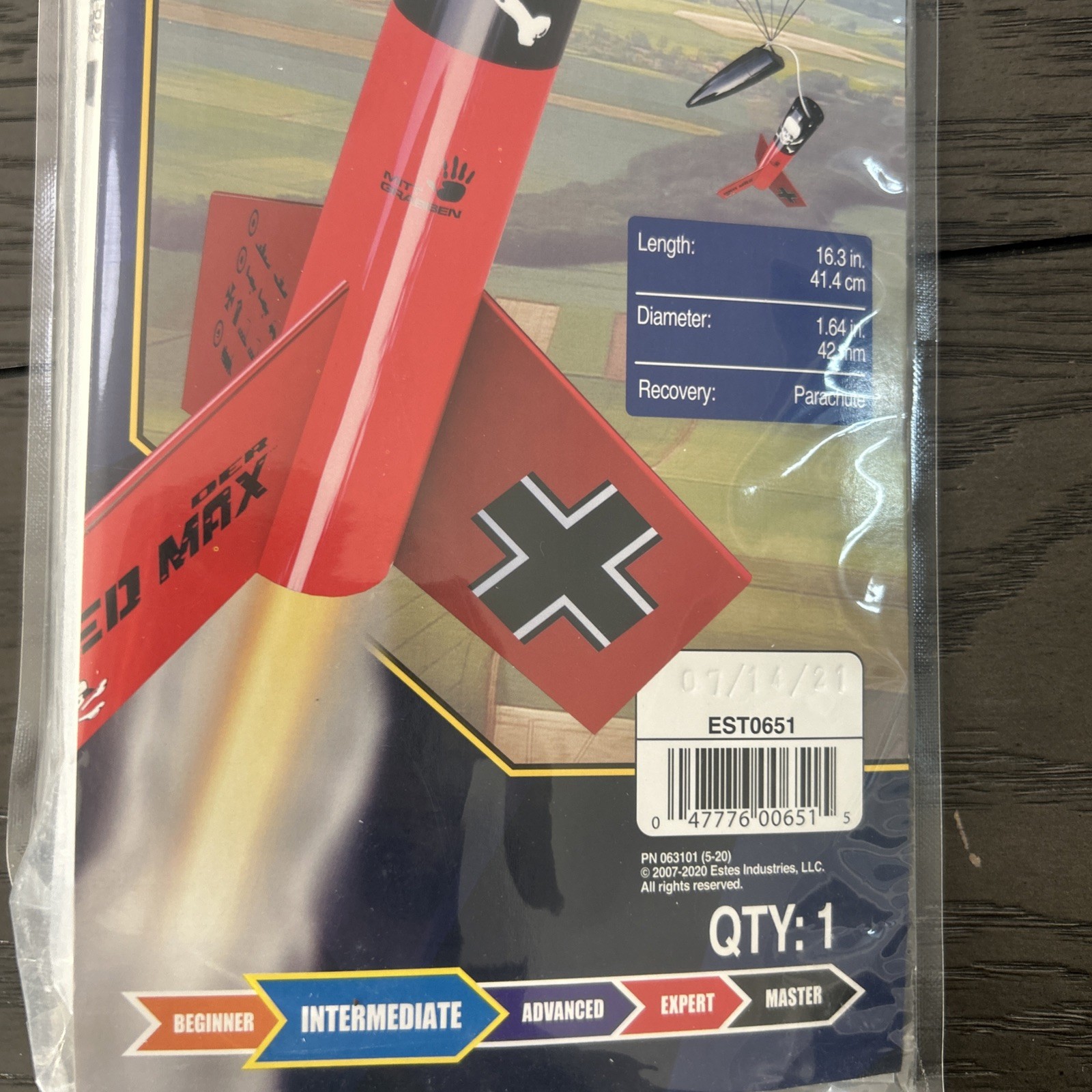 Estes Der Red Max Flying Model Rocket Kit EST0651 Intermediate Level *NEW*