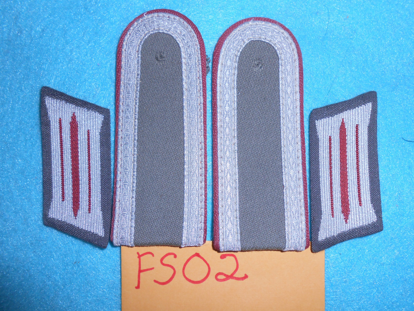 FS02 Pair of East German STASI shoulder boards & collar tabs of an unteroffizier