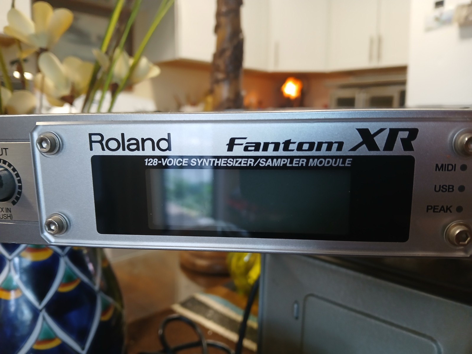 ROLAND FANTOM XR