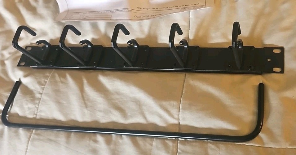 Rack Mount Cable Management Panel with 5 Rings 19"