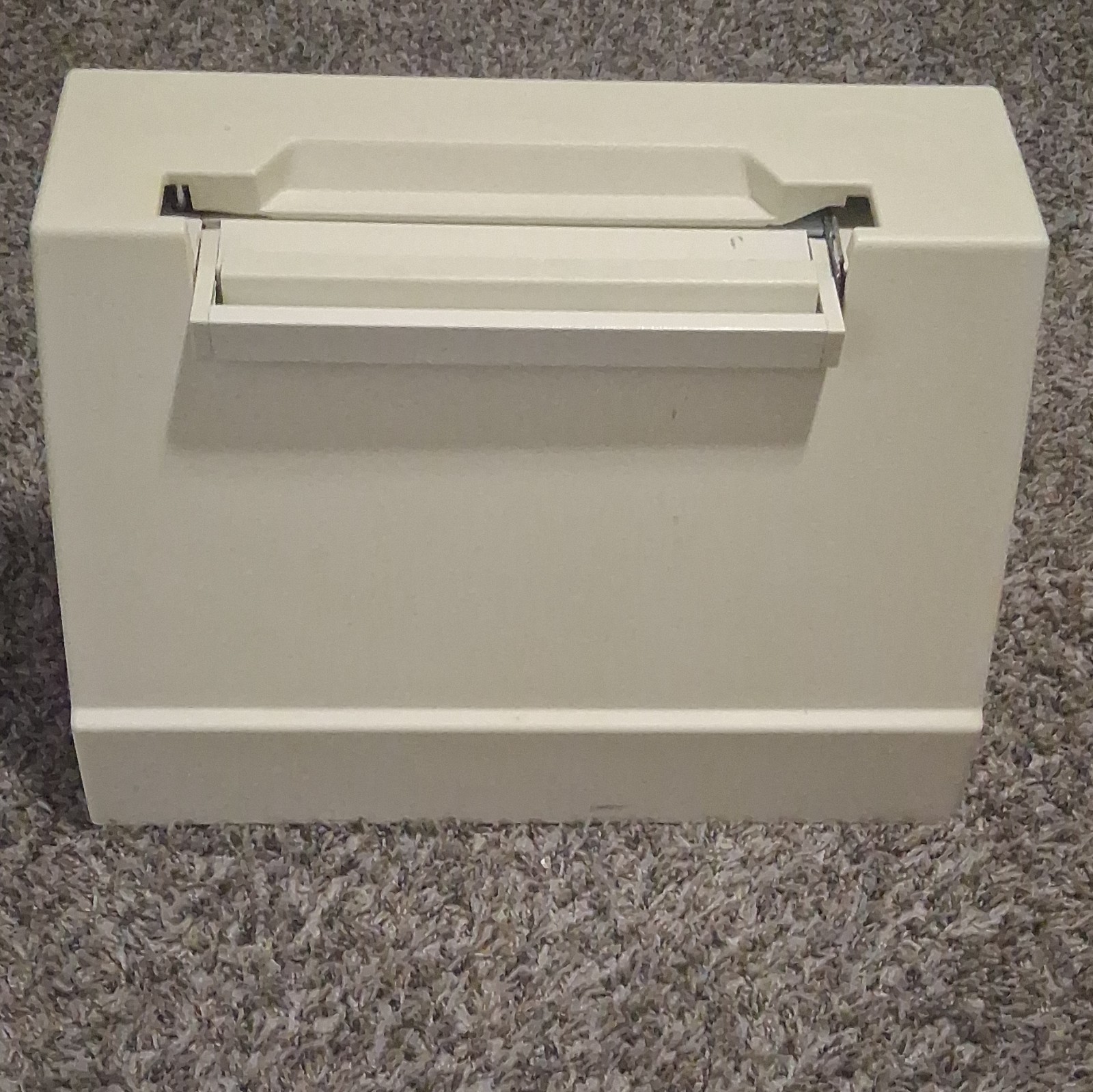 White Sewing Machine Model 8600 120V 60Hz